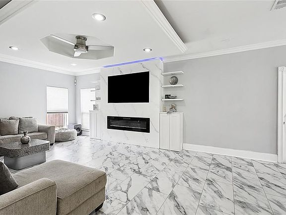4th image of 16 Petunia Ct