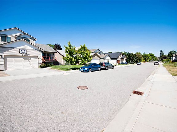 2nd image of 3623 E 27th Ave