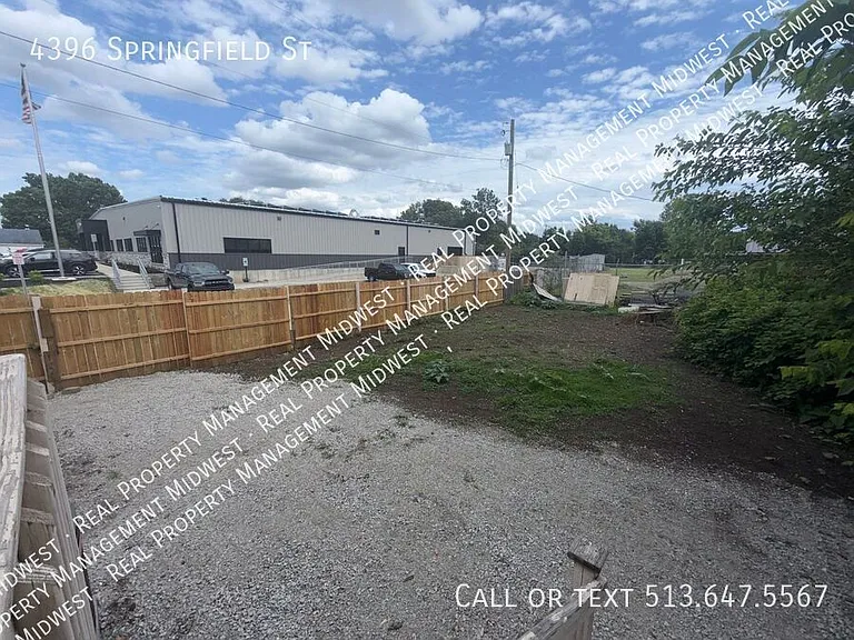 4396 Springfield St — Photo 33