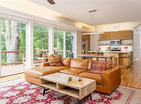 2nd image of 1007 Concord Creek Ln