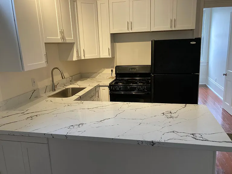 4223 Prytania St #B — Photo 3
