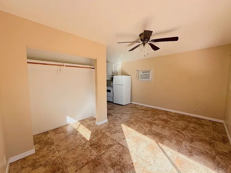 455 Columbia Ave — Photo 17