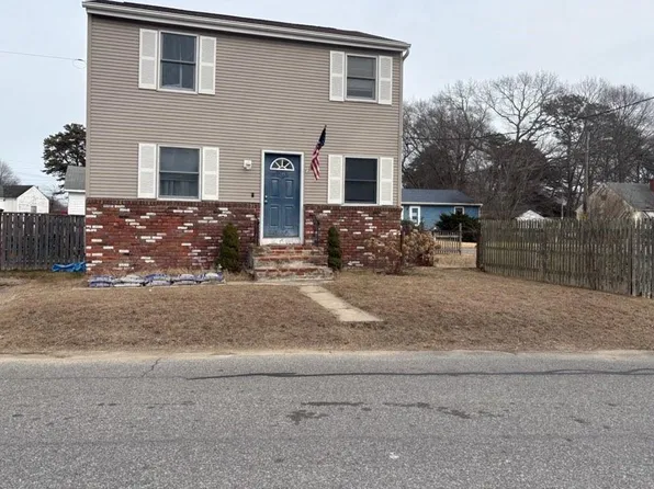 28 Pearl Ave, Warwick, RI 02889