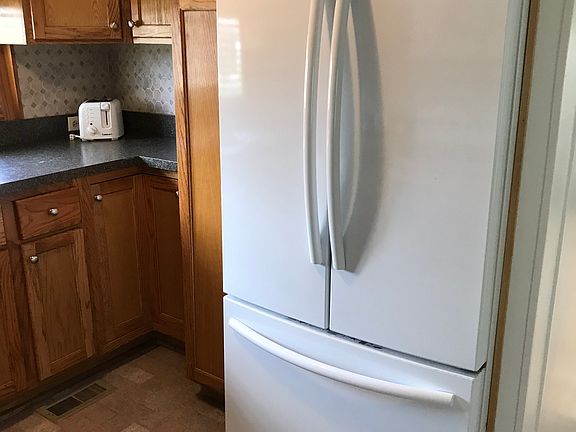 2nd image of 168 Lantern Ln