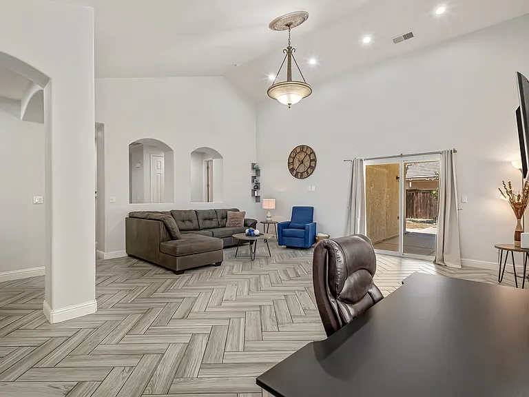 8582 N Garden Ave — Photo 10