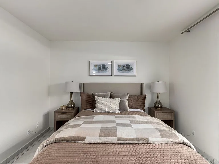 8241 N Central Ave #5 — Photo 3