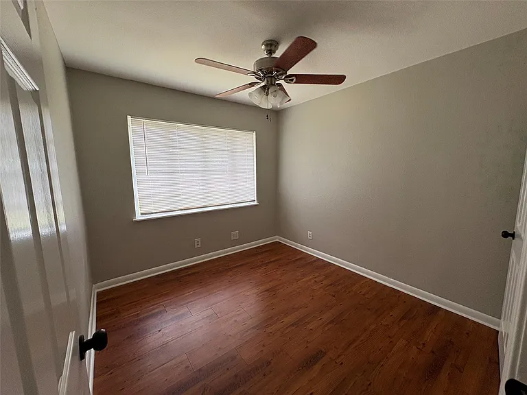 1307 Corona Dr — Photo 13