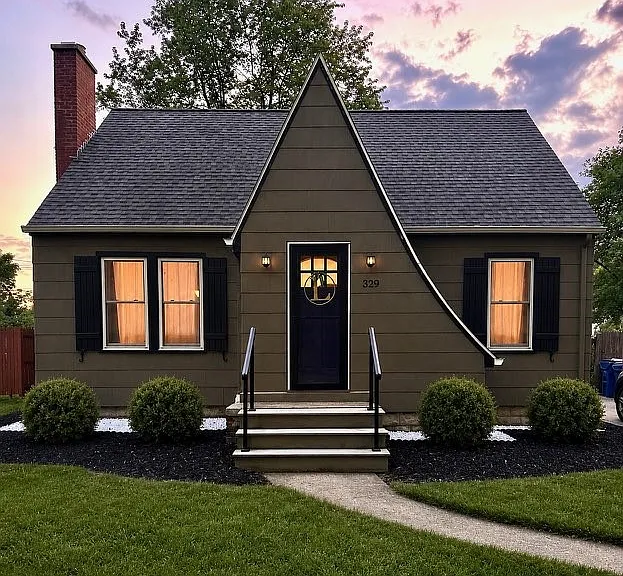 329 Walton Dr — Photo 1