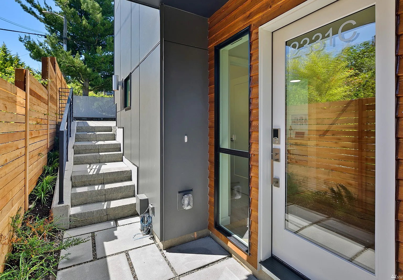 2 bed, 1170 sqft, $3,199 — Photo 4