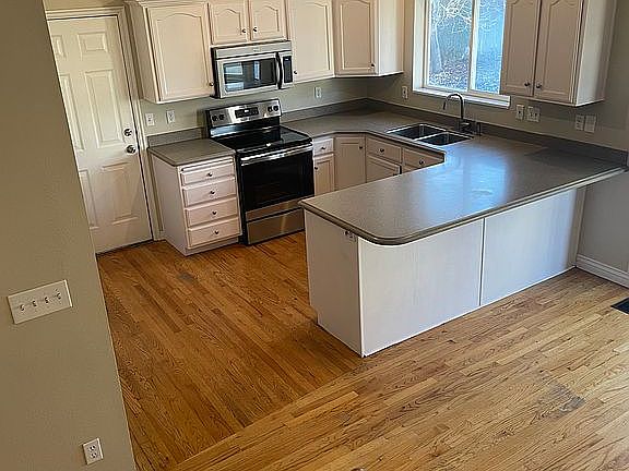 4th image of 498 W 2375th St N