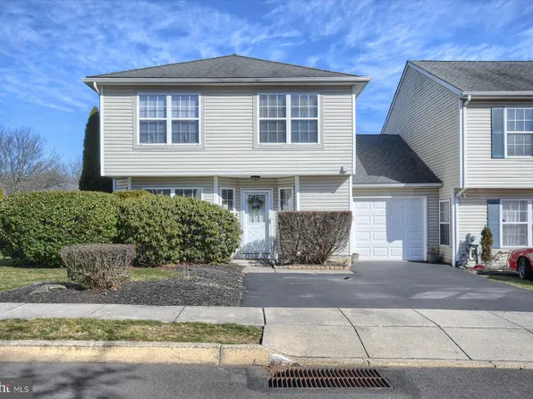 130 Megan Cir, Chalfont, PA 18914