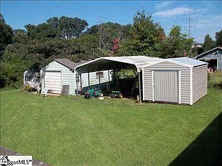 4th image of 19 Fairlawn Cir