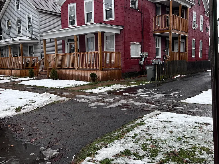 414 W Court St #2 — Photo 2