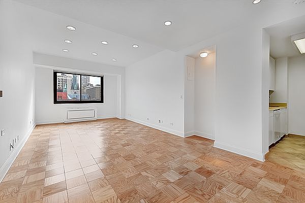 1st image of 275 W 96th St APT 11J