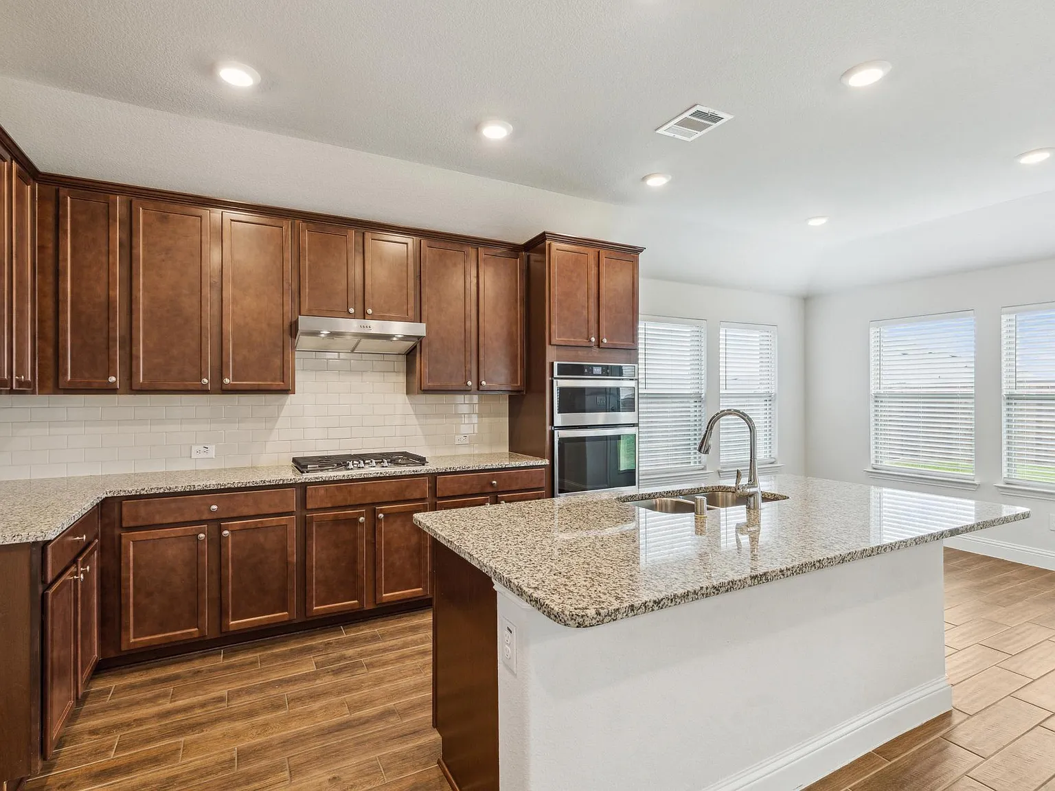 223 Headwater Dr — Photo 3