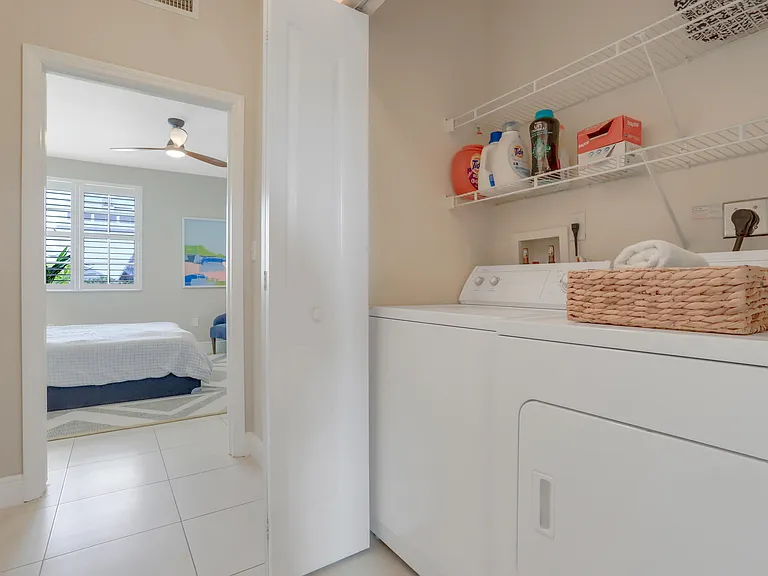 260 NE 3rd St #4-D — Photo 27