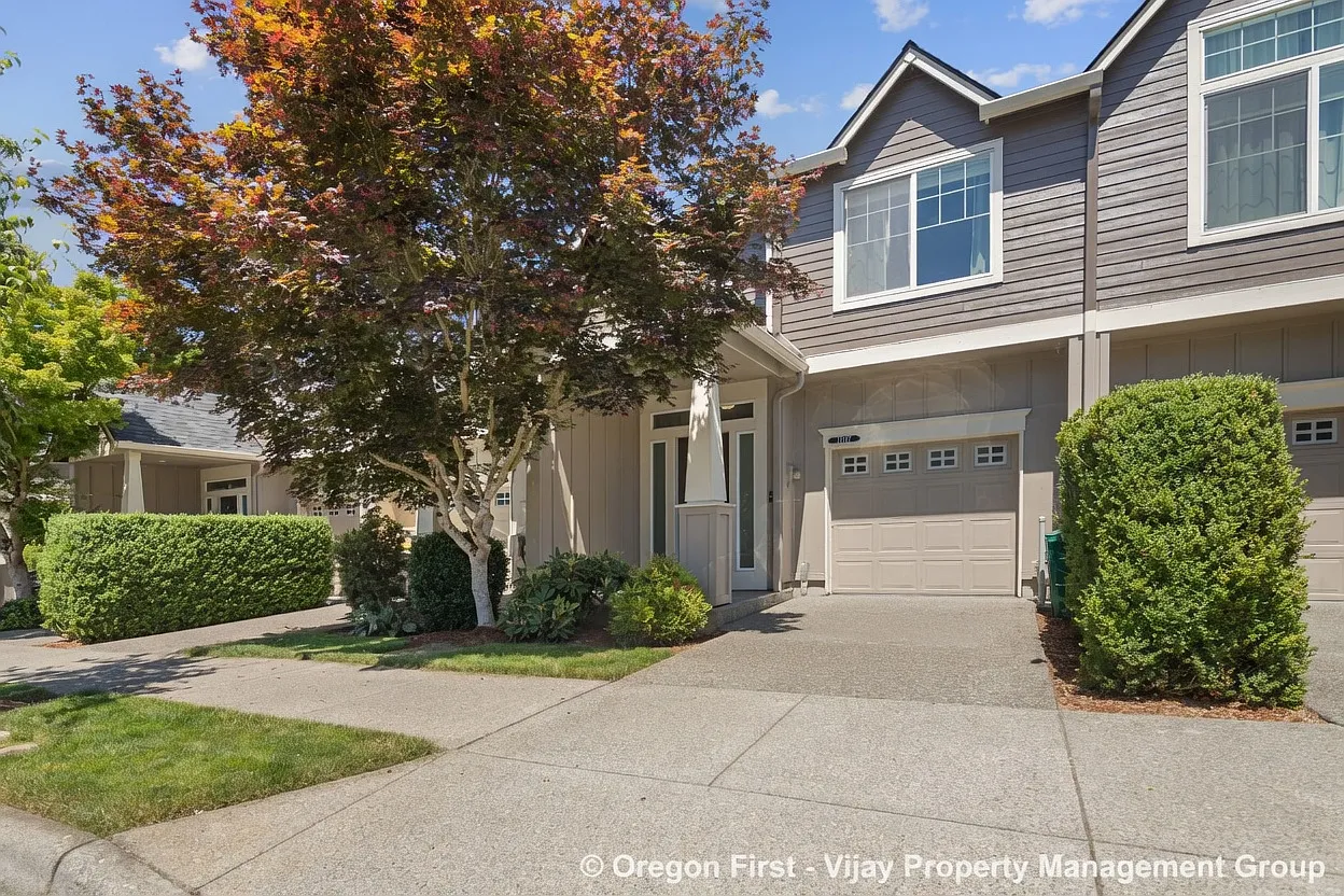 3 bed, 2.5 bath, 1456 sqft, $2,695 — Photo 3