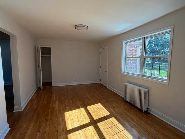 223-40 65th Ave Unit F, Oakland Gardens, NY 11364