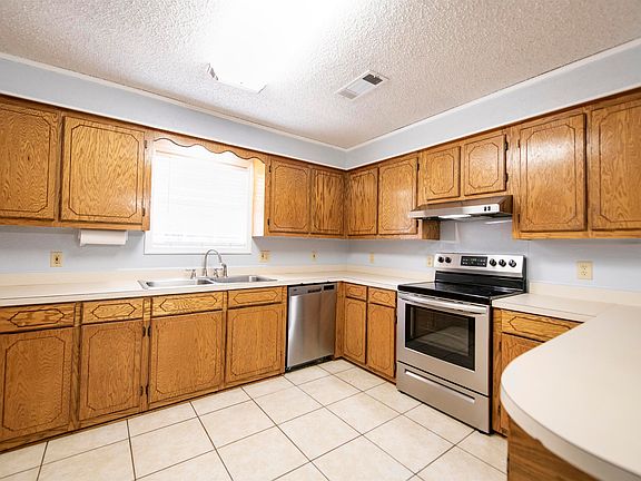 3rd image of 317 Gaynell Dr