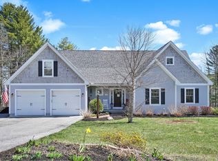 10 Dadileo Rd, Falmouth, ME 04105