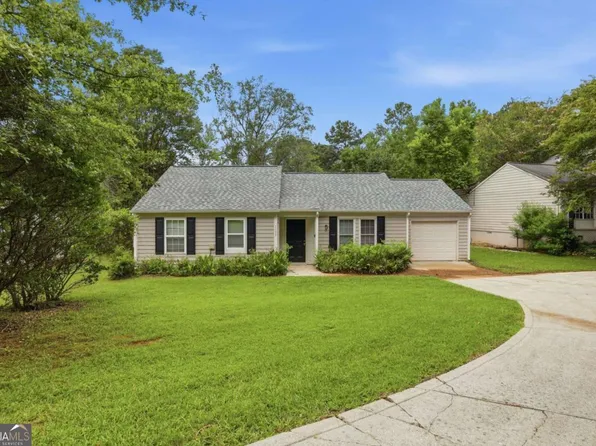 1193 Harvest Dale Ct, Stone Mountain, GA 30088