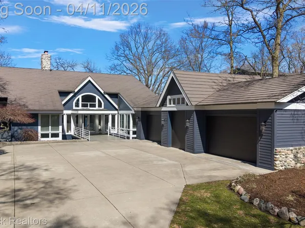 850 Lake Angelus Shrs, Lake Angelus, MI 48326