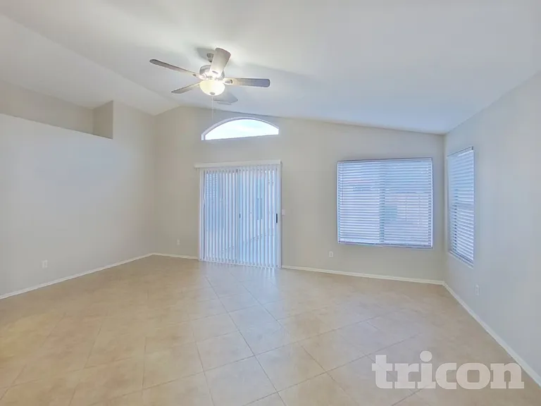 1612 E Barbarita Ave — Photo 2