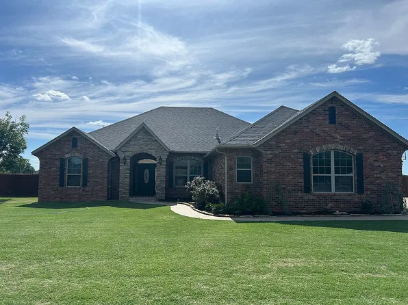 106 Riverview Dr, Clinton, OK 73601