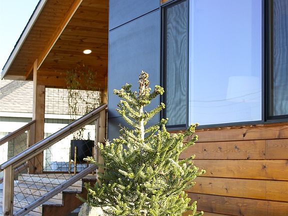 5th image of 424 Orcas Avenue