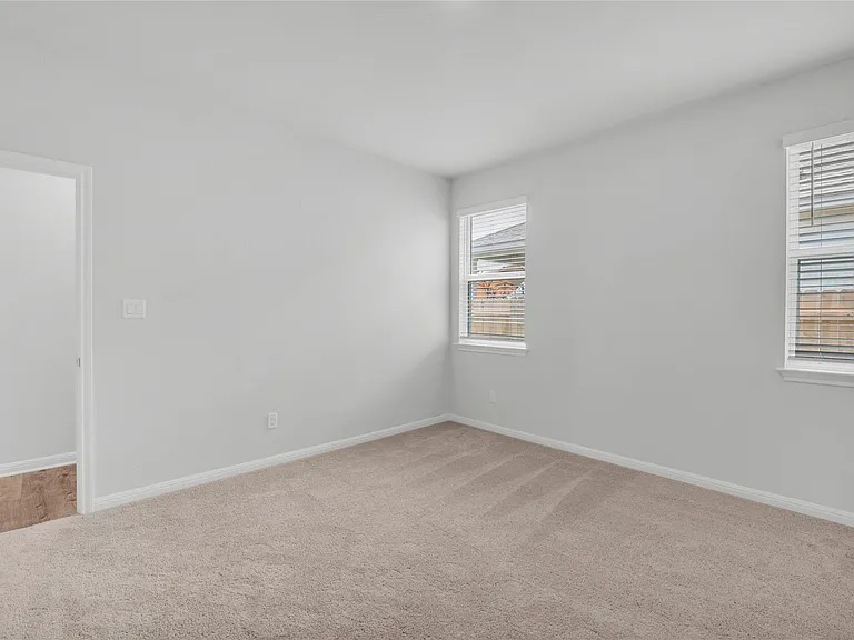 2412 Ekvall Dr — Photo 6