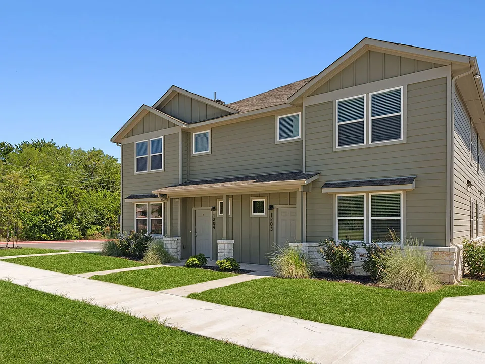 Building Photo 1