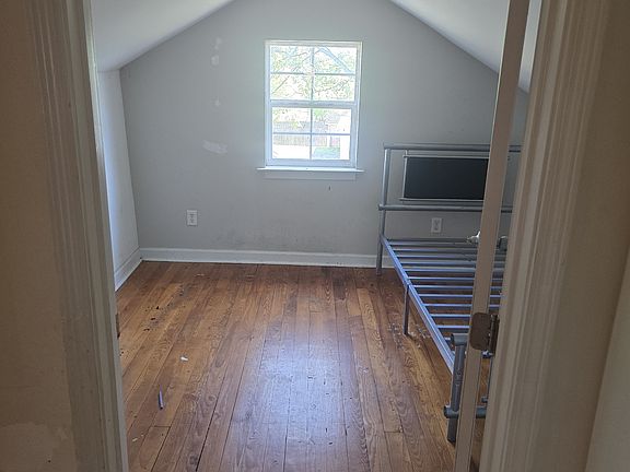 5th image of 16 Stevenson Rd
