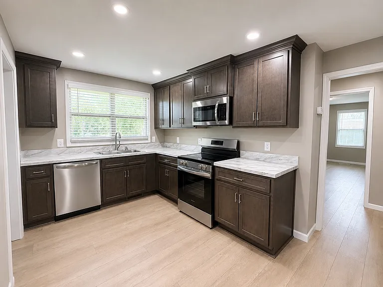 5569 Winchester Rd — Photo 18