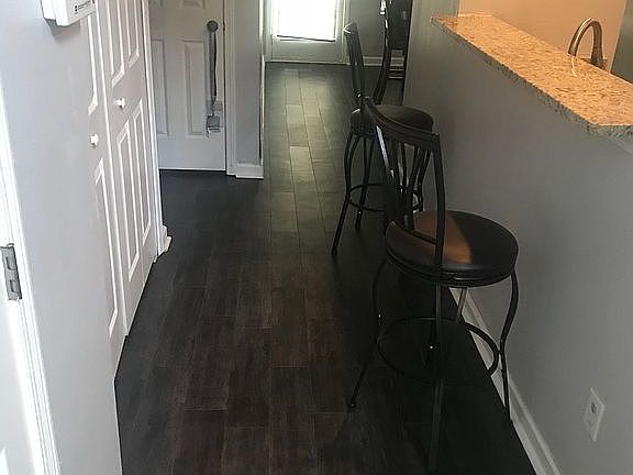 4th image of 505 Hillandale Park Dr