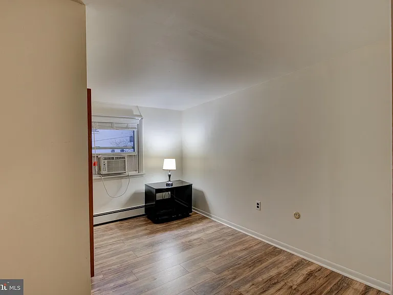 817 Fletcher 2nd Floor Trenton Ave #2ND FLOOR — Photo 3