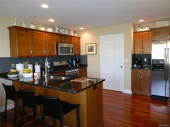 5th image of 37 Cottagewood Ln
