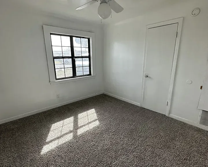 3202 Thomas Ave — Photo 10