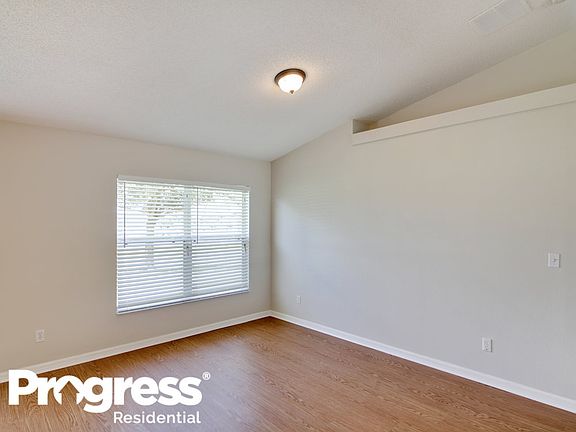 5th image of 11824 Foxglove Dr