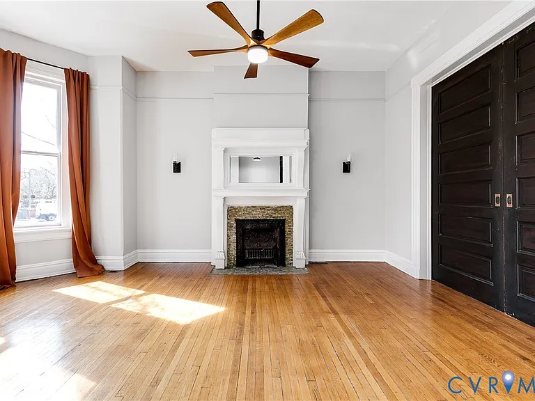 402 Stuart Cir #1 — Photo 5