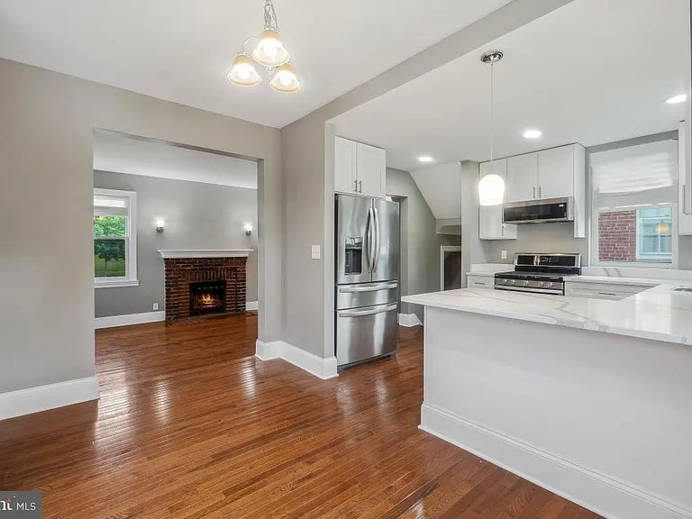 2615 Otis St NE — Photo 11