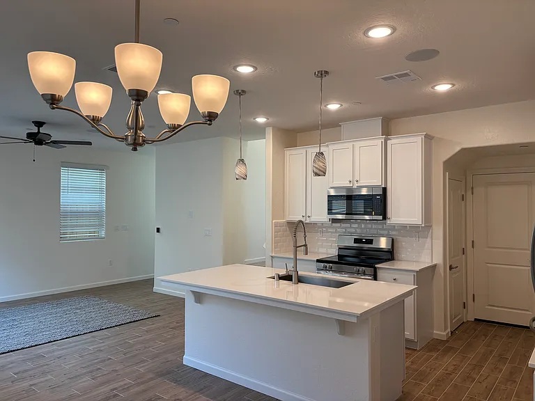1538 Redbrick Ln — Photo 4