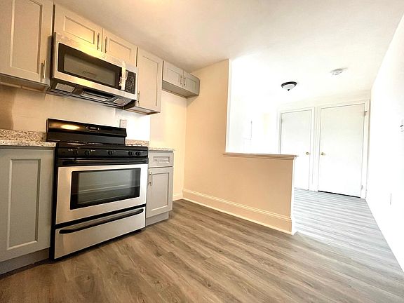 5th image of 619 N 11th St APT 3