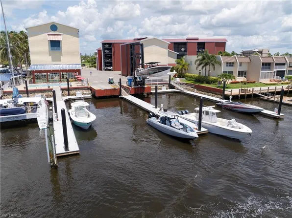 750 RIVER POINT   B3-07 DR, NAPLES, FL 34102