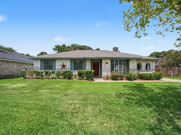 4418 Saffron Ln, Friendswood, TX 77546