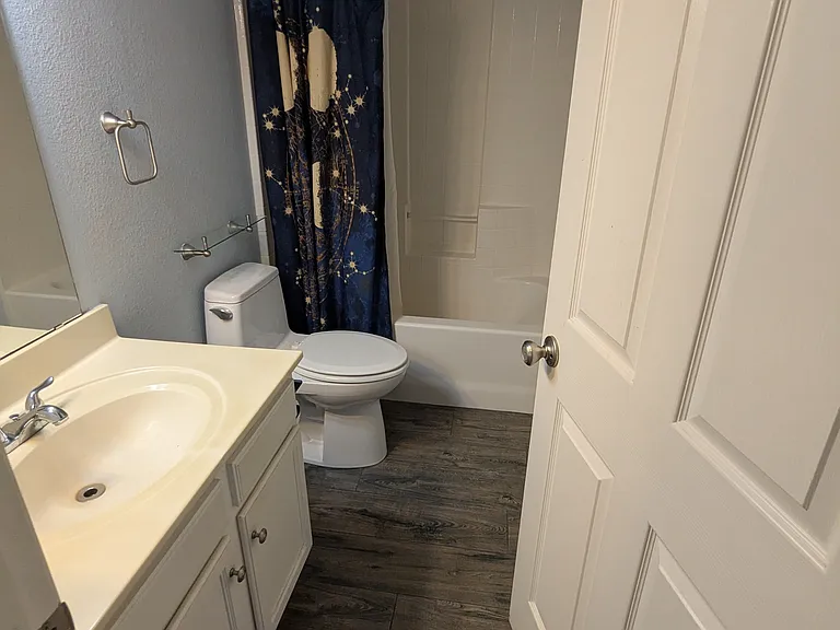 220 N 22nd Pl #1006 — Photo 14