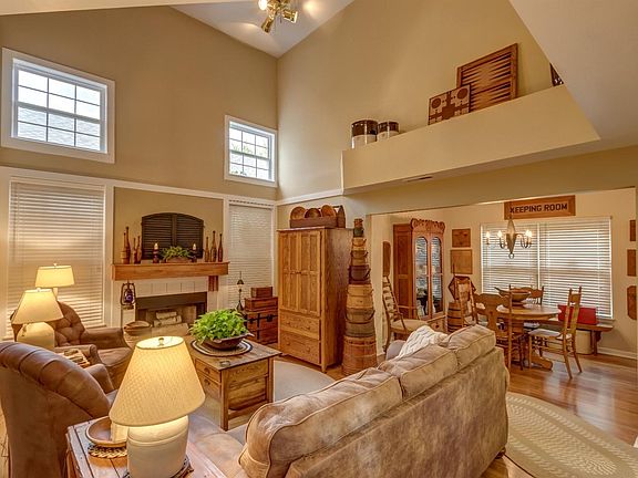 3rd image of 1212 Morning Side Dr