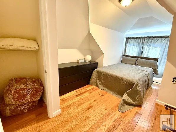 3550 East Tremont Avenue image 1 of 8