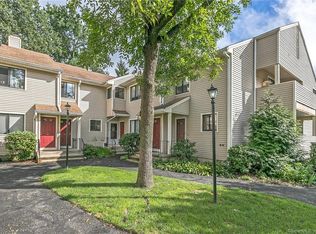 76 Lance Cir, Bridgeport, CT 06606