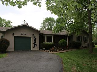 700 Barkley Dr, Mountain Grove, MO 65711