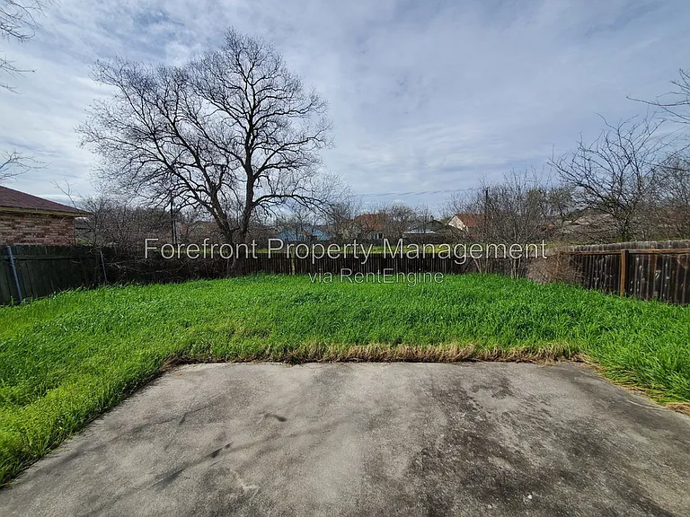 8219 Sunshine Trail Dr — Photo 3